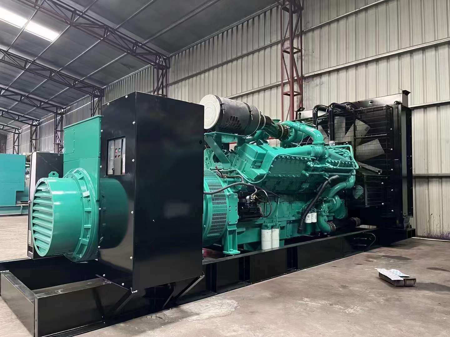 石阡如何降低 800kW 柴油发电机输出电流的波动？
